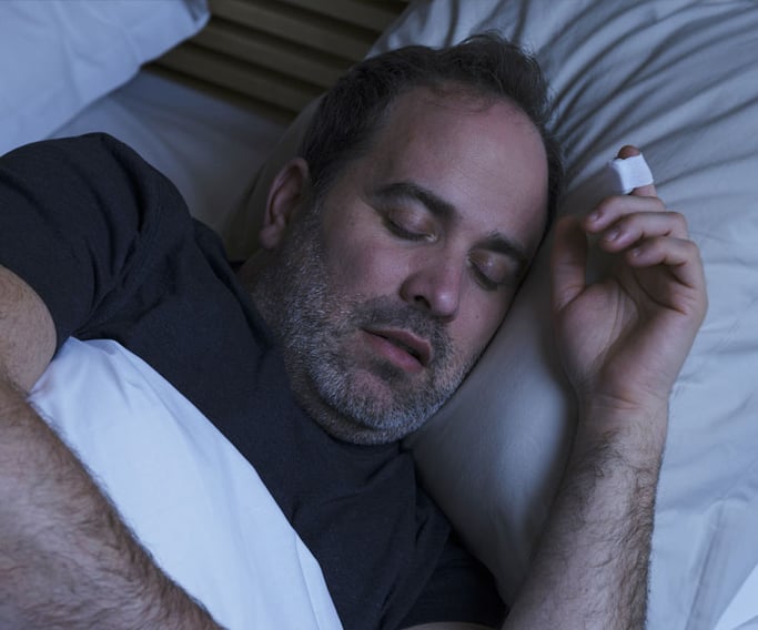 healthcare-professionals-nightowl-man-sleeping-using-nightowl (1)